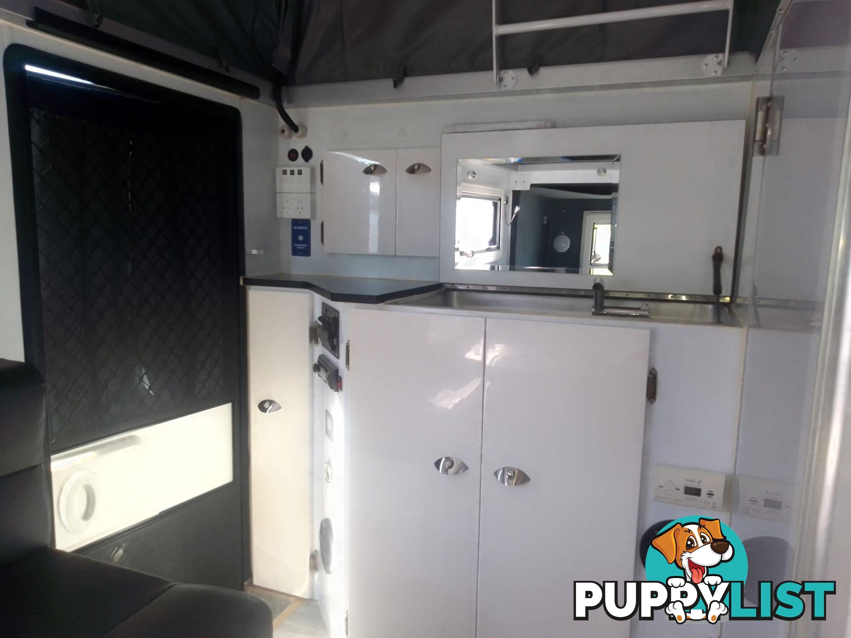 USED 2022 SIGNATURE IRIDIUM 135 HYBRID OFF ROAD CARAVAN