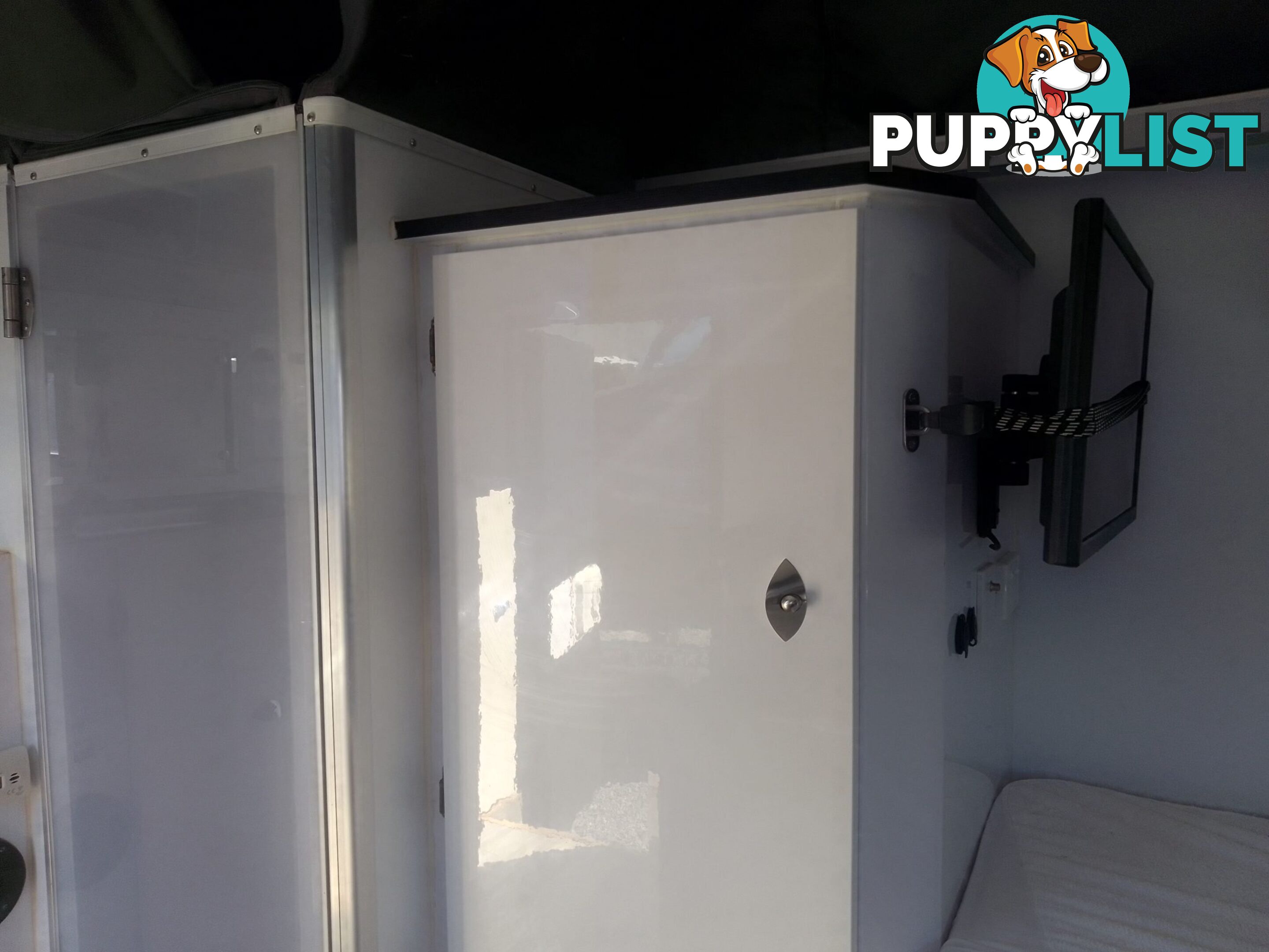 USED 2022 SIGNATURE IRIDIUM 135 HYBRID OFF ROAD CARAVAN
