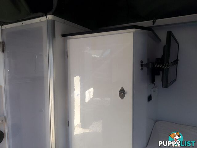 USED 2022 SIGNATURE IRIDIUM 135 HYBRID OFF ROAD CARAVAN