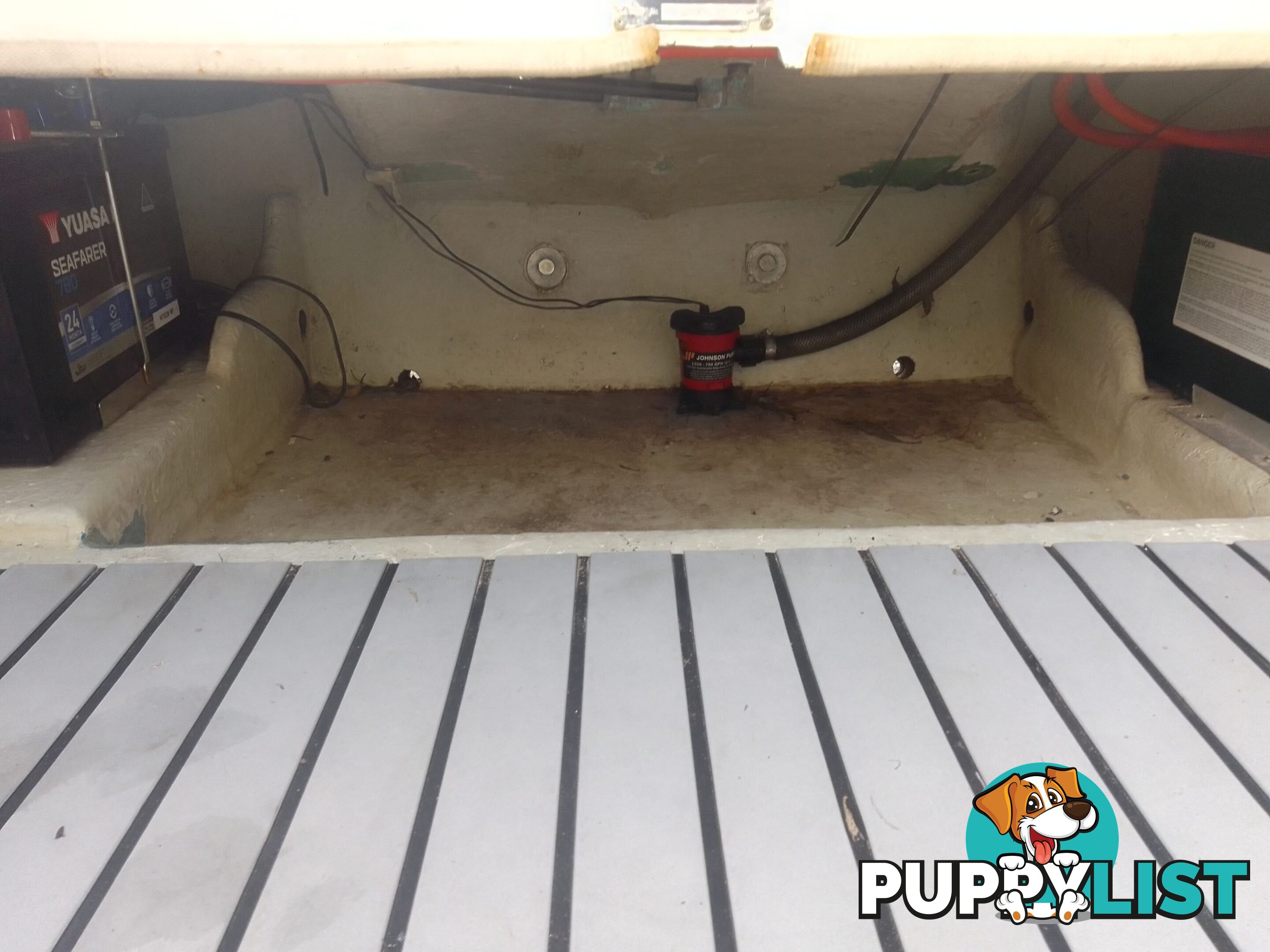 USED 2008 QUINTREX COAST RUNNER 470 WITH A 60HP MERCURY OUTBOARD ON A 2008 TELWATER SINGLE AXLE TRAILER