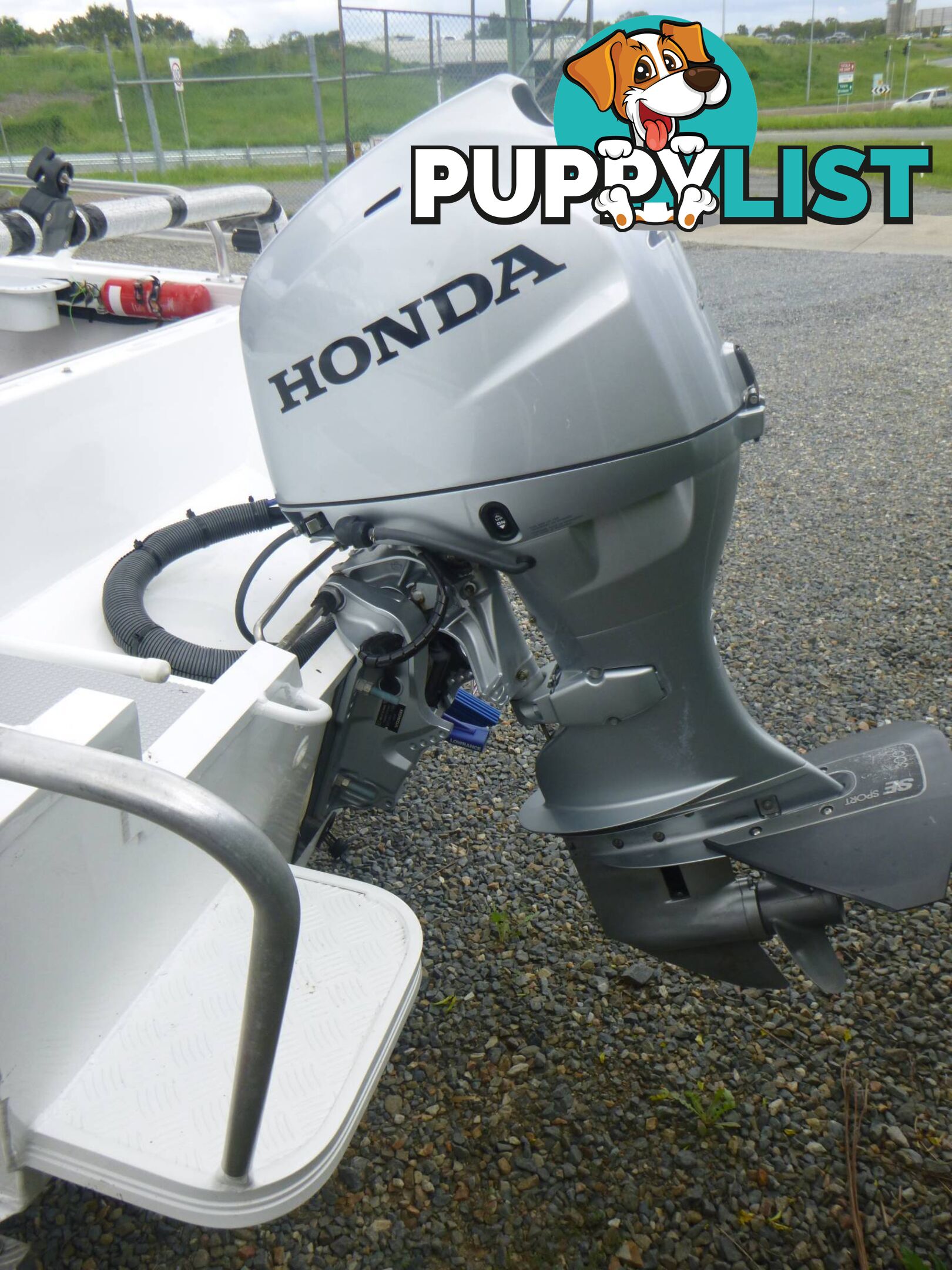 QUINTREX 430 FISHABOUT -40HP HONDA 4 STROKE AND ALLOY TRAILER