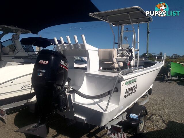 USED 2019 AQUAMASTER 490 CENTRE CONSOLE WITH A 2019 80HP SUZUKI 4 STROKE OUTBOARD ON A MARFAIR MARINE SINGLE AXLE TRAILER