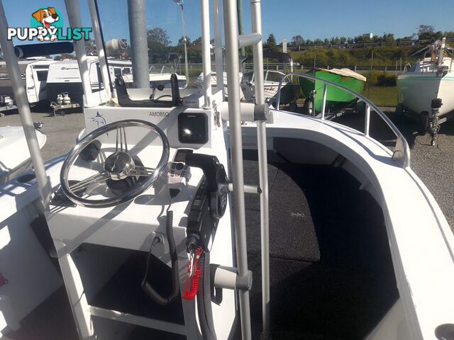 USED 2019 AQUAMASTER 490 CENTRE CONSOLE WITH A 2019 80HP SUZUKI 4 STROKE OUTBOARD ON A MARFAIR MARINE SINGLE AXLE TRAILER
