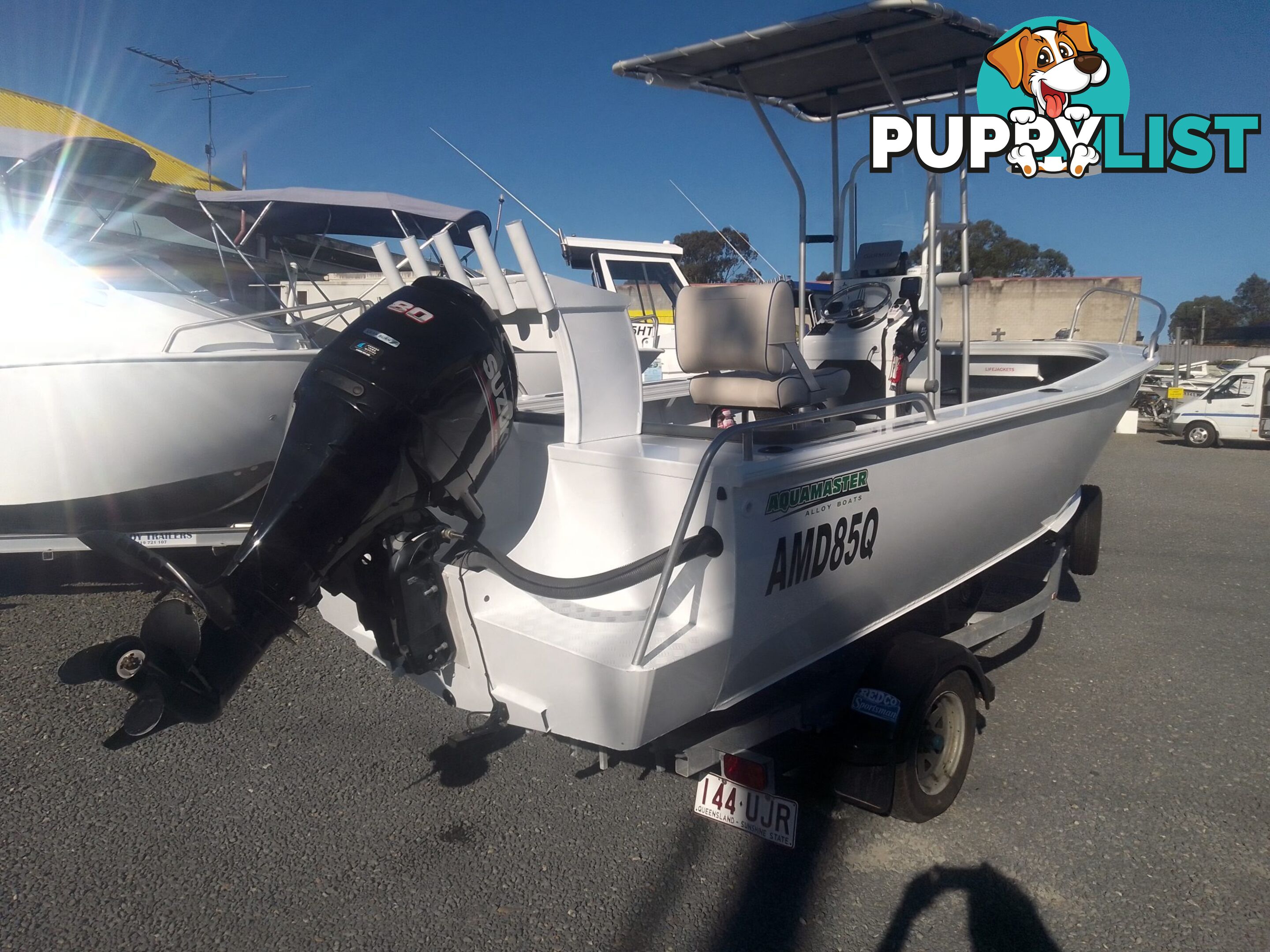 USED 2019 AQUAMASTER 490 CENTRE CONSOLE WITH A 2019 80HP SUZUKI 4 STROKE OUTBOARD ON A MARFAIR MARINE SINGLE AXLE TRAILER