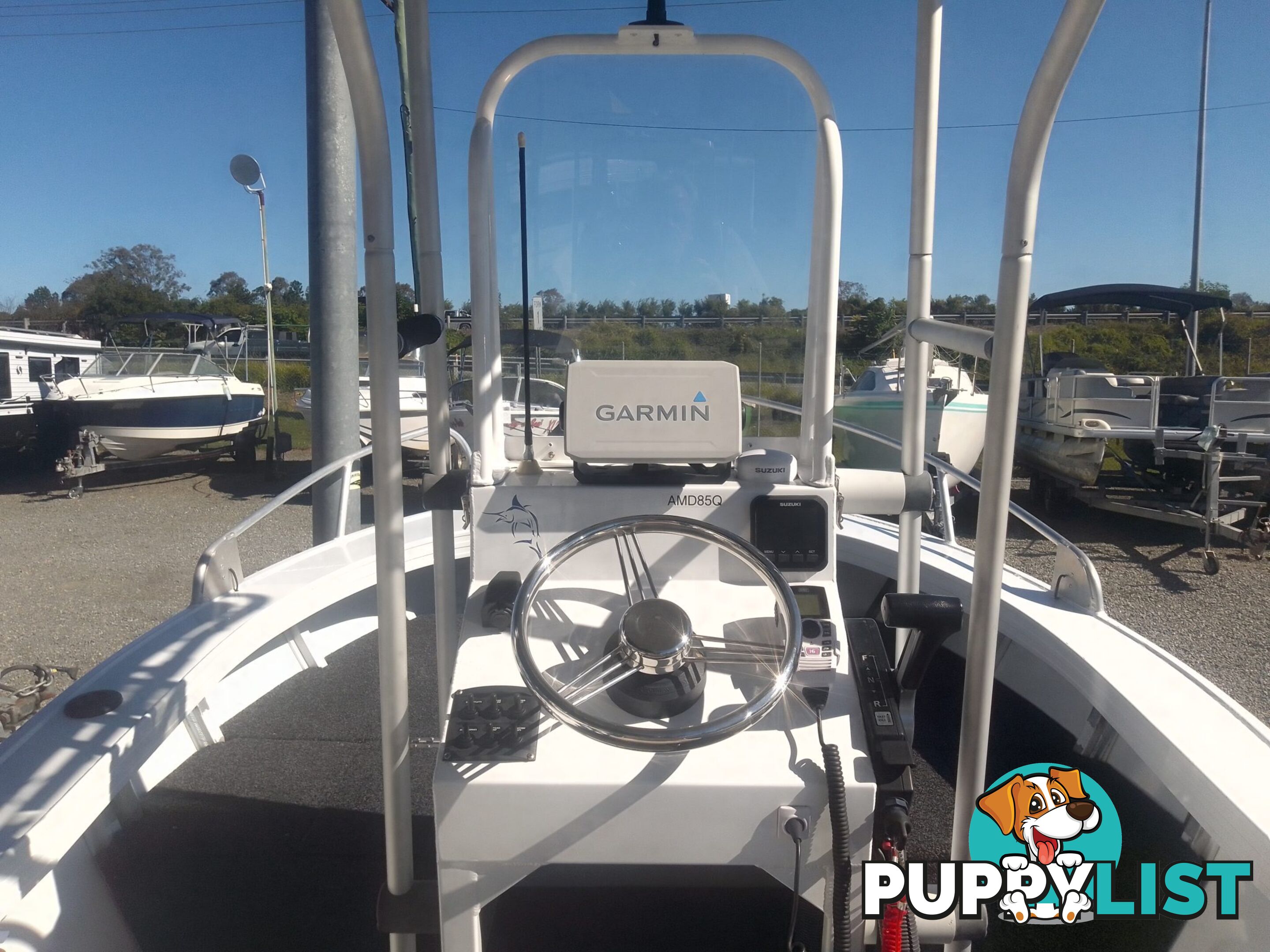 USED 2019 AQUAMASTER 490 CENTRE CONSOLE WITH A 2019 80HP SUZUKI 4 STROKE OUTBOARD ON A MARFAIR MARINE SINGLE AXLE TRAILER