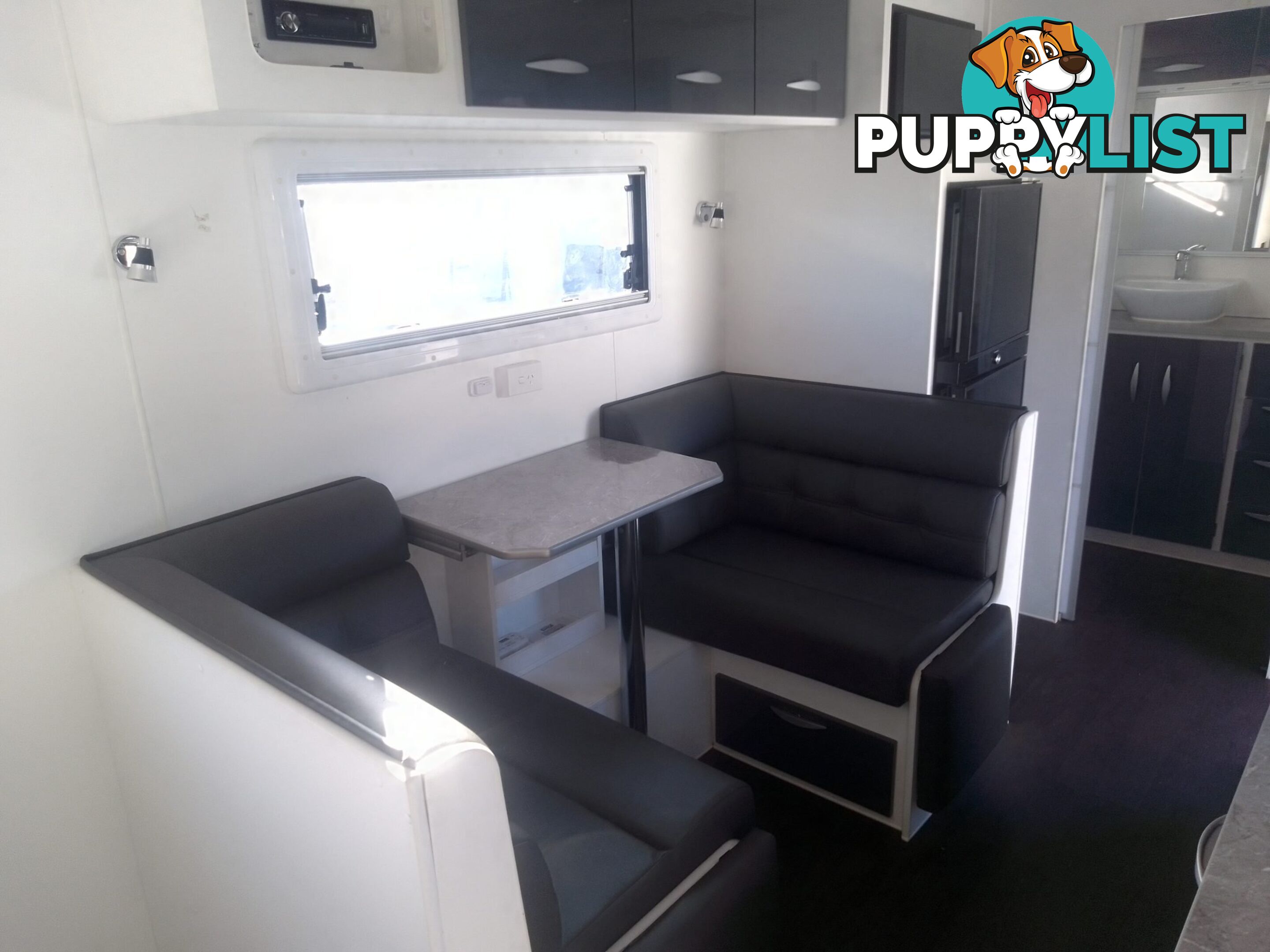 USED 2021 SUPREME CLASSIC TOURING CARAVAN 21FT