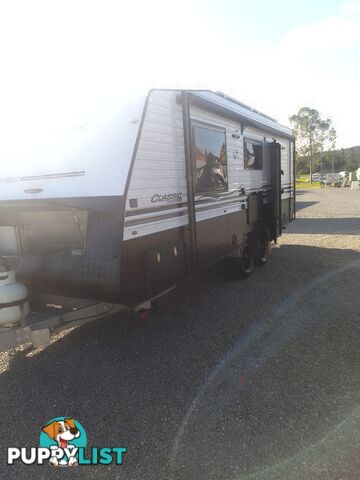 USED 2021 SUPREME CLASSIC TOURING CARAVAN 21FT