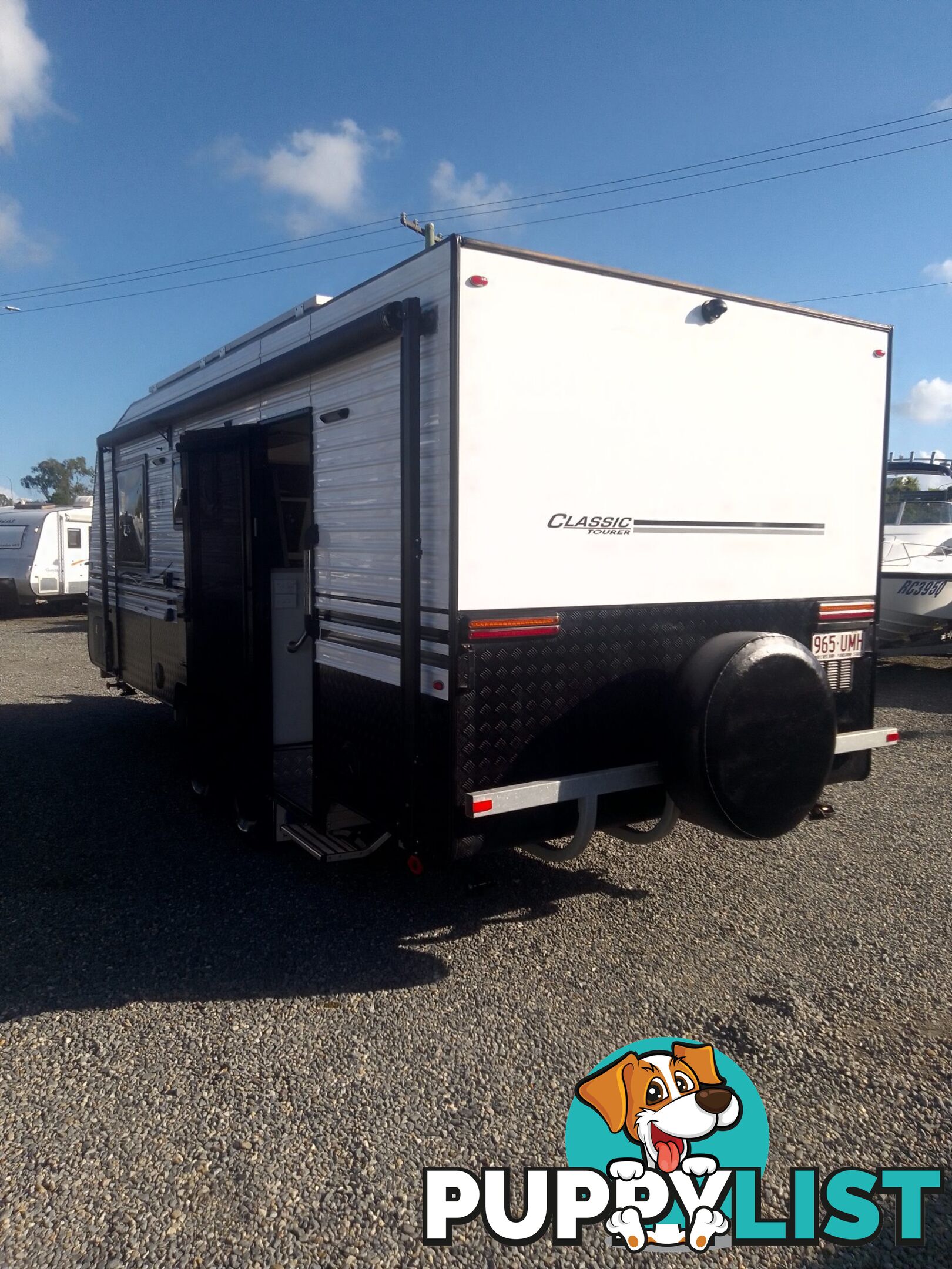 USED 2021 SUPREME CLASSIC TOURING CARAVAN 21FT