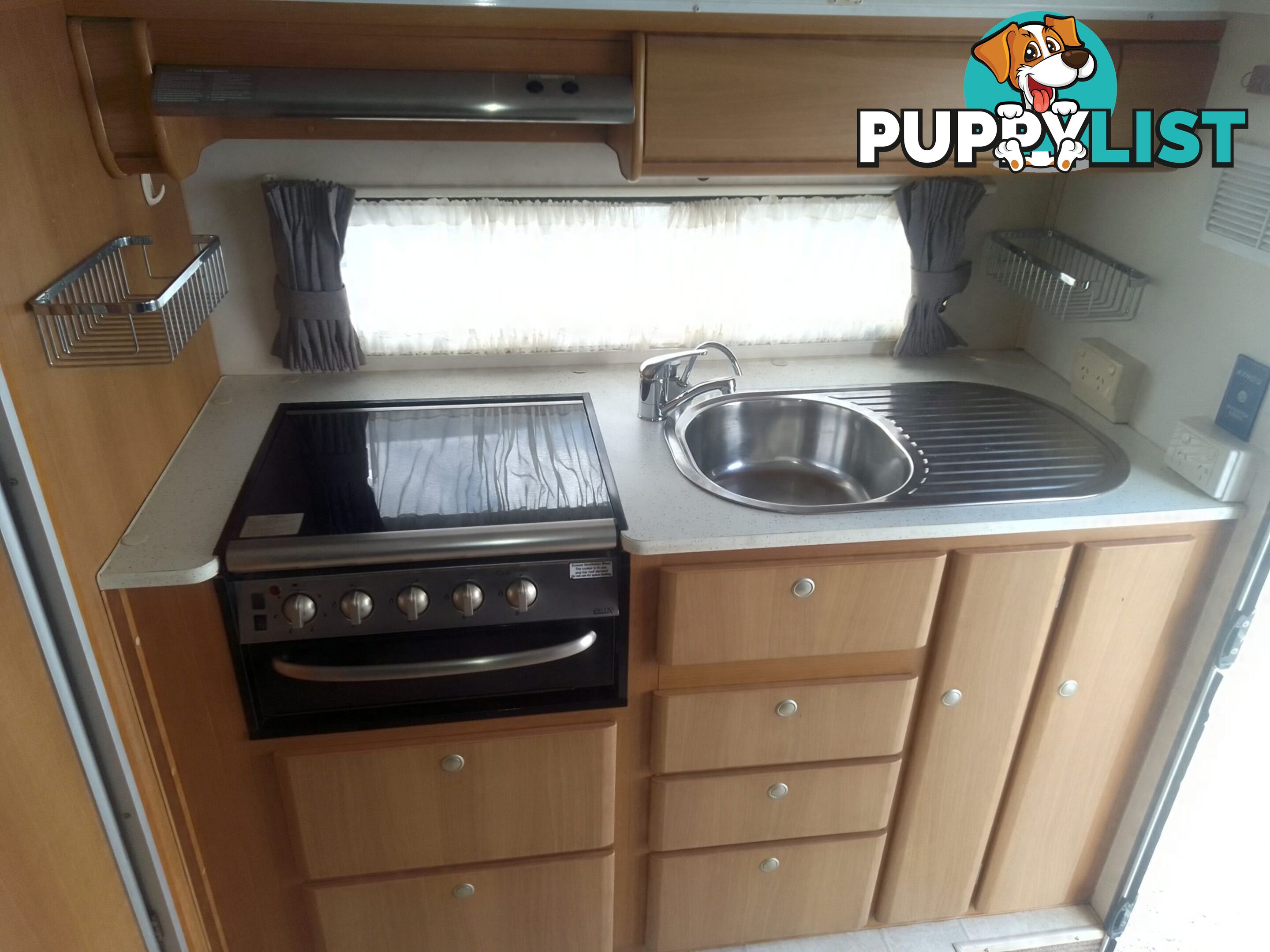 USED 2021 SUPREME CLASSIC TOURING CARAVAN 21FT