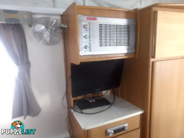 USED 2021 SUPREME CLASSIC TOURING CARAVAN 21FT