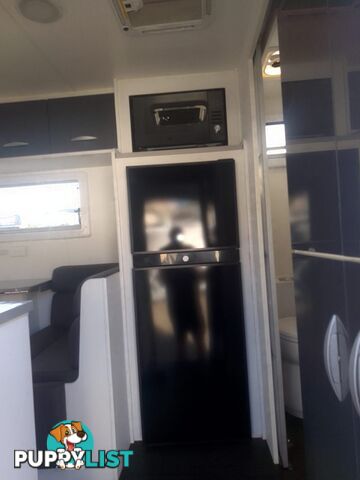 USED 2021 SUPREME CLASSIC TOURING CARAVAN 21FT