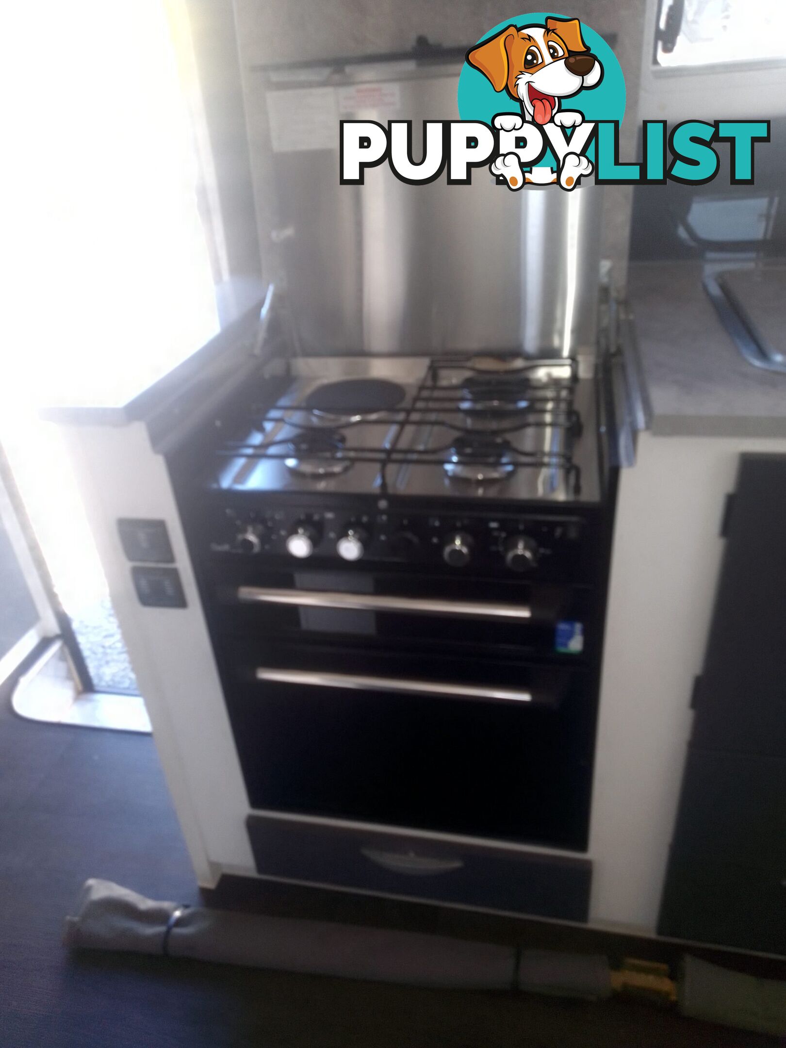 USED 2021 SUPREME CLASSIC TOURING CARAVAN 21FT