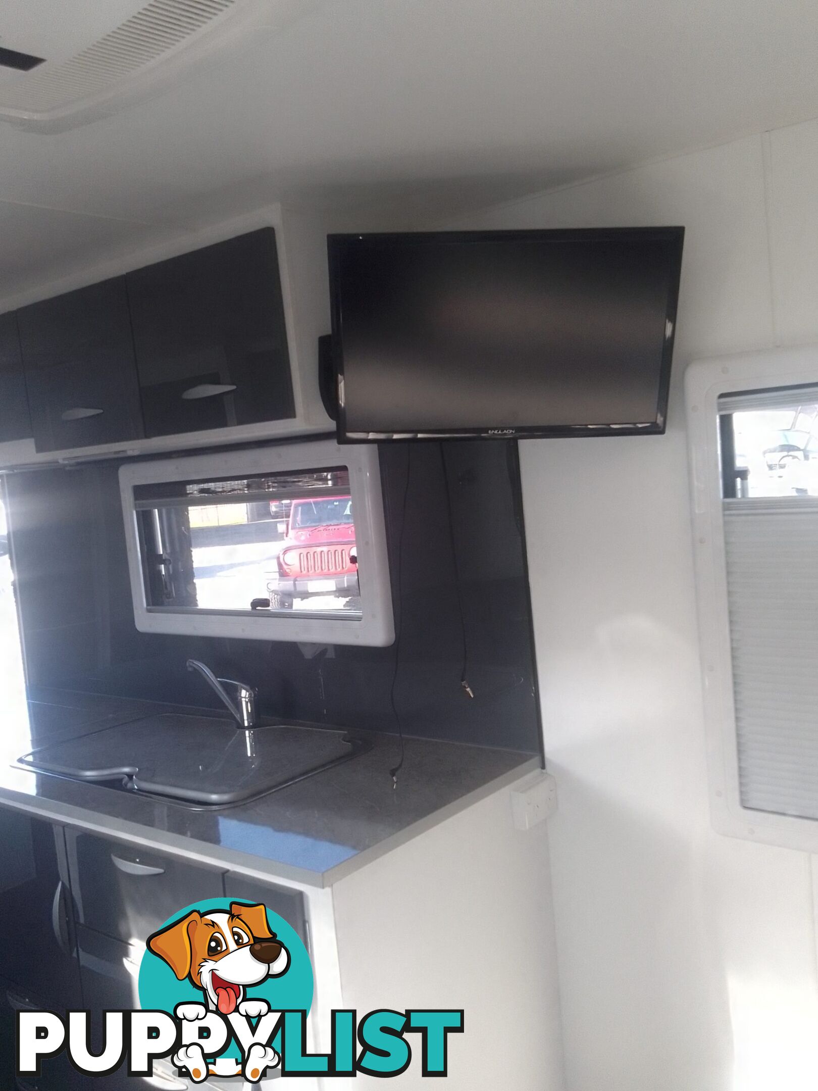 USED 2021 SUPREME CLASSIC TOURING CARAVAN 21FT