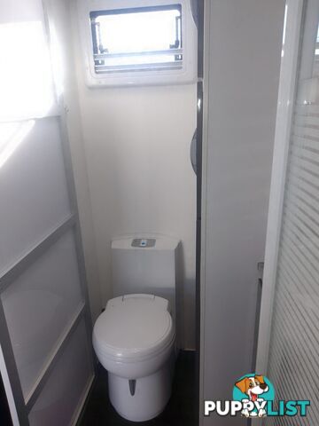 USED 2021 SUPREME CLASSIC TOURING CARAVAN 21FT