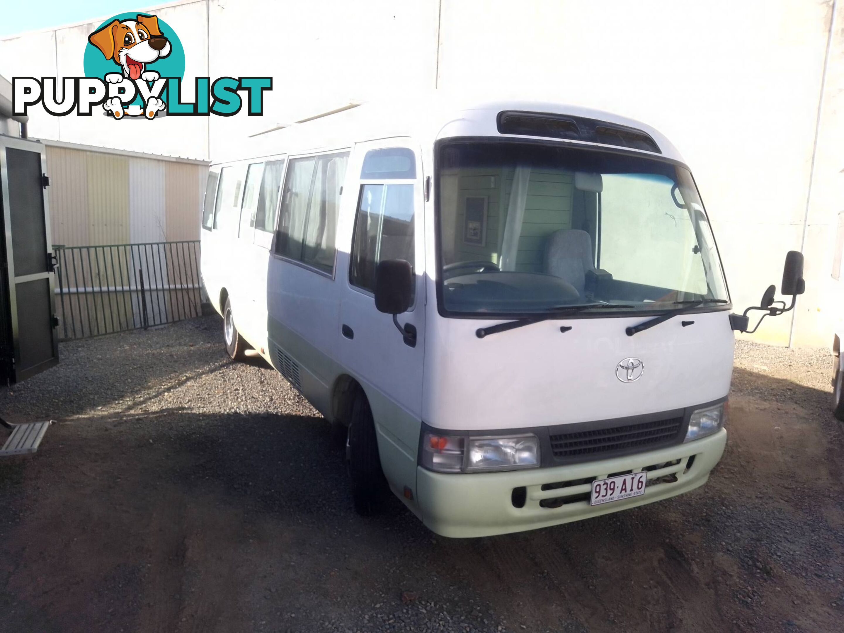 TOYOTA COASTER BUS DIESEL 6.6M TOURING MOTORHOME