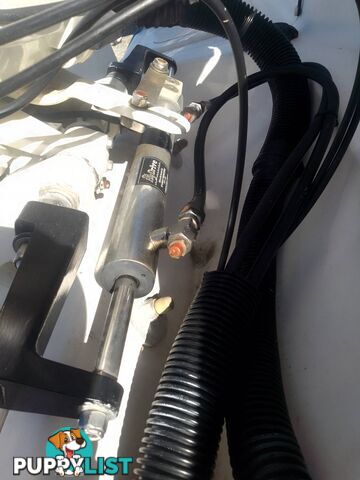 1997 WHITTLEY SEA LEGEND 6.3MTR WITH 175HP EVINRUDE OUTBOARD MOTOR ON EASYTOW TRAILER