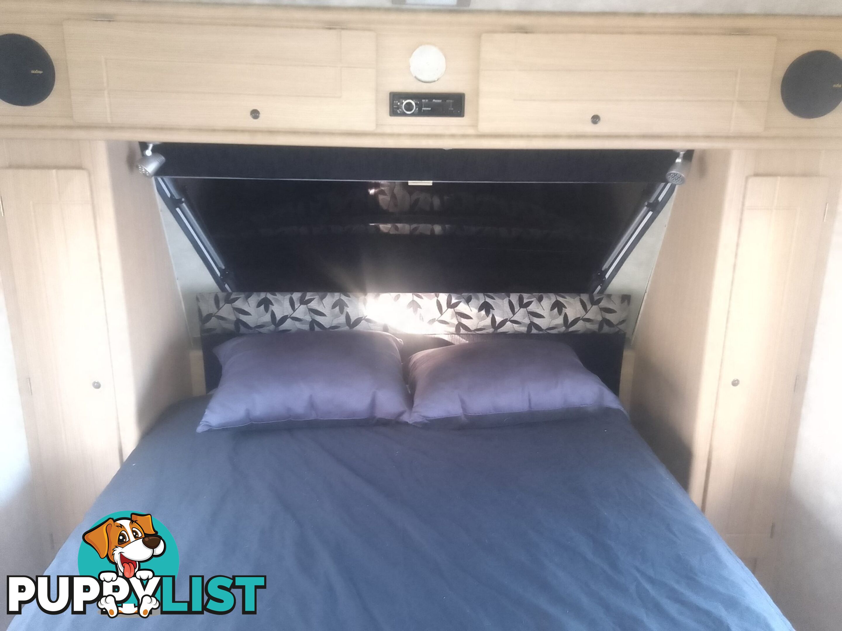 USED 2011 JURGENS LUNAGAZER JT405 SEMI OFF ROAD DUAL AXLE CARAVAN