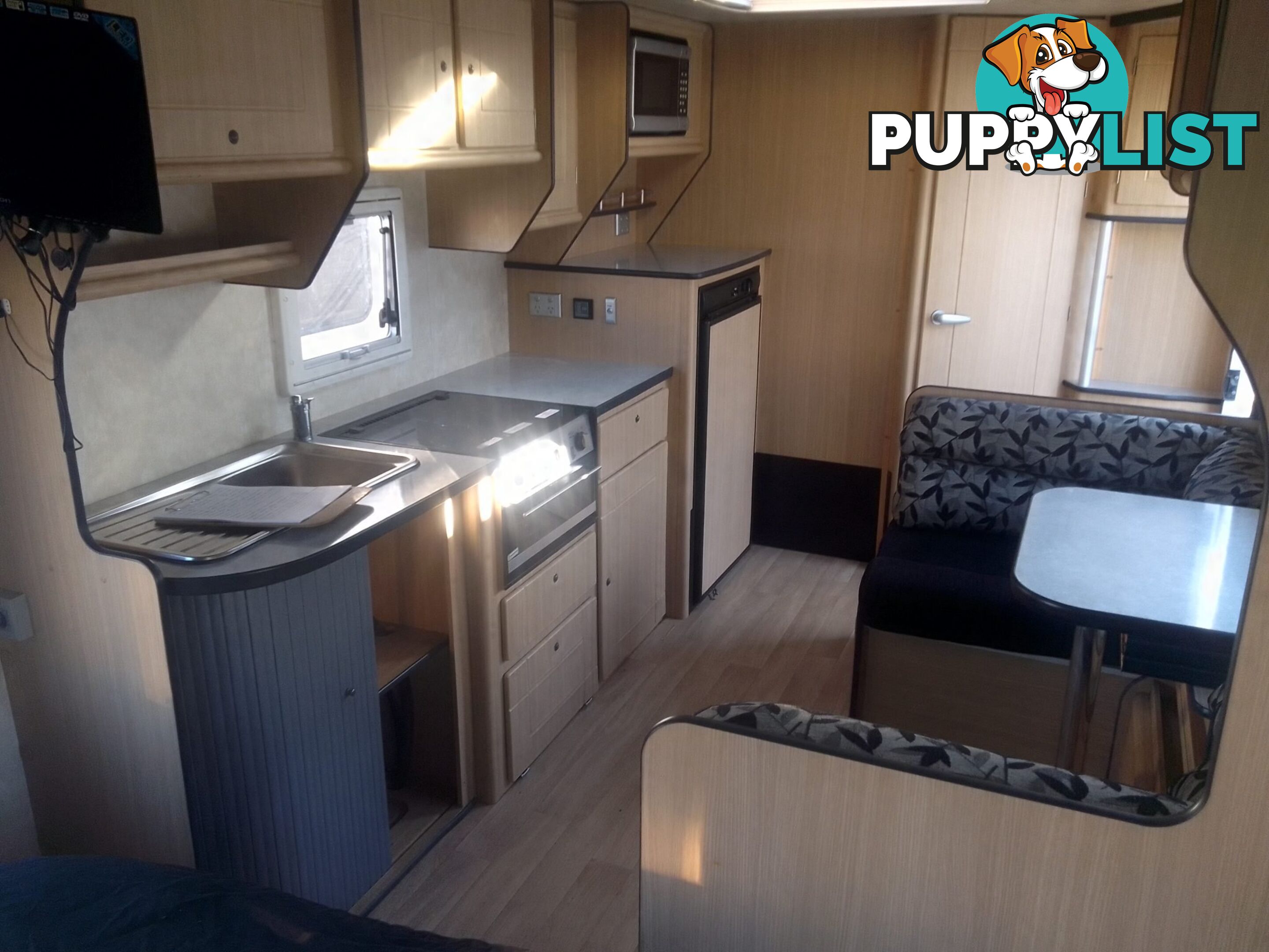 USED 2011 JURGENS LUNAGAZER JT405 SEMI OFF ROAD DUAL AXLE CARAVAN