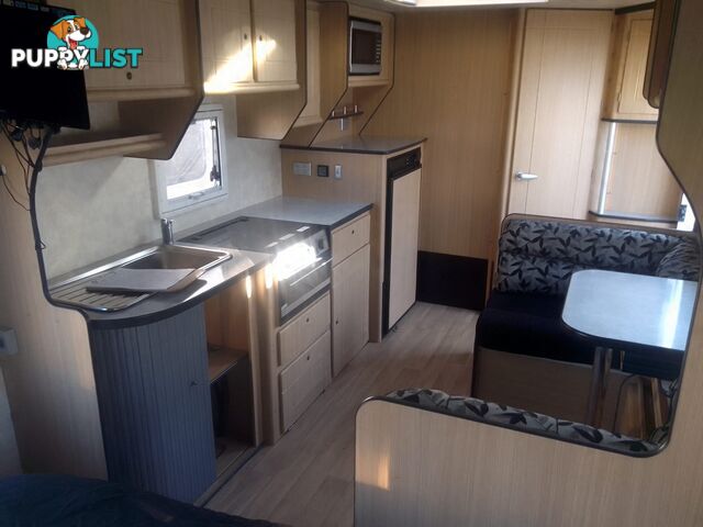 USED 2011 JURGENS LUNAGAZER JT405 SEMI OFF ROAD DUAL AXLE CARAVAN
