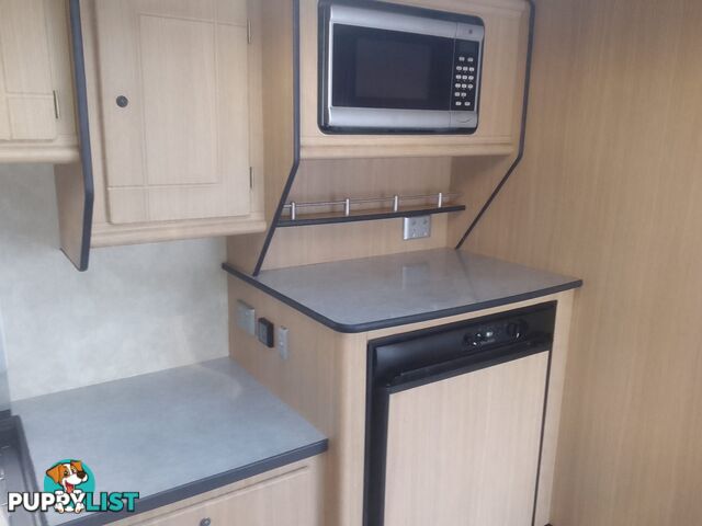 USED 2011 JURGENS LUNAGAZER JT405 SEMI OFF ROAD DUAL AXLE CARAVAN