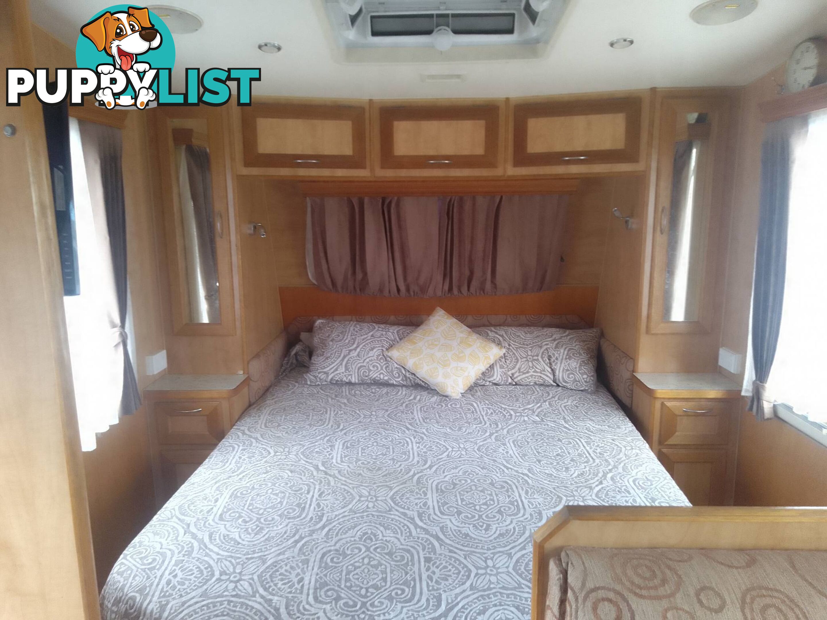 USED 2011 LAGOON FIVE STAR TANDEM TOURING CARAVAN