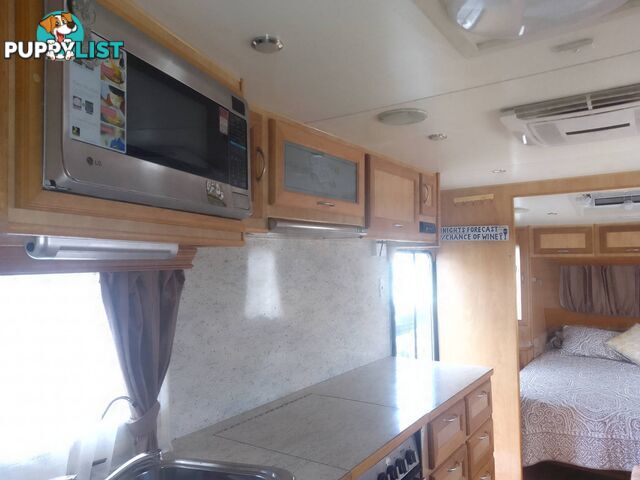 USED 2011 LAGOON FIVE STAR TANDEM TOURING CARAVAN