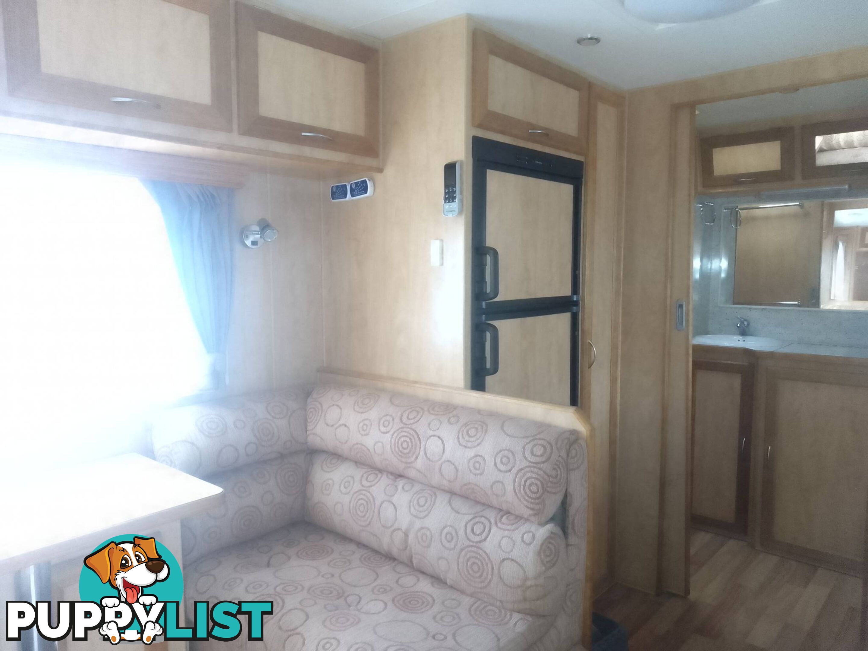 USED 2011 LAGOON FIVE STAR TANDEM TOURING CARAVAN