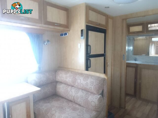USED 2011 LAGOON FIVE STAR TANDEM TOURING CARAVAN