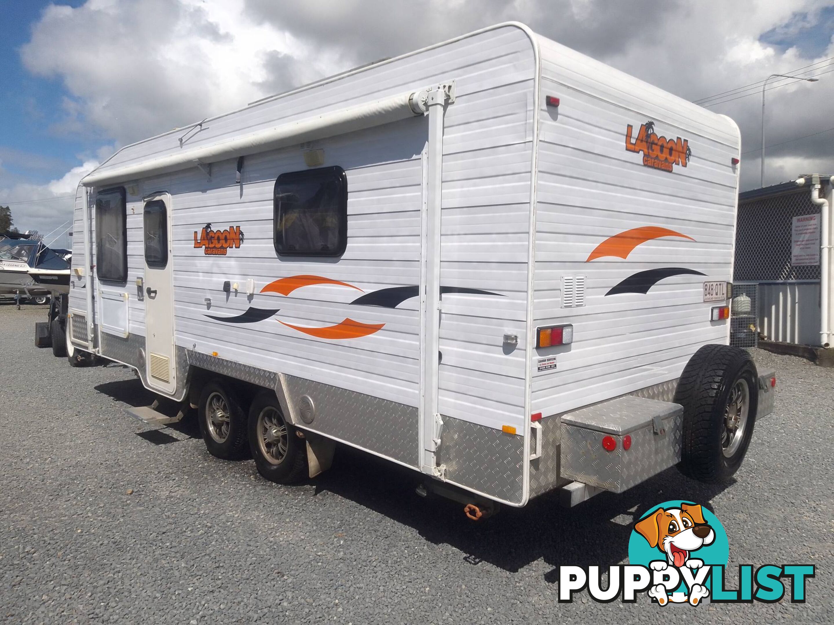 USED 2011 LAGOON FIVE STAR TANDEM TOURING CARAVAN
