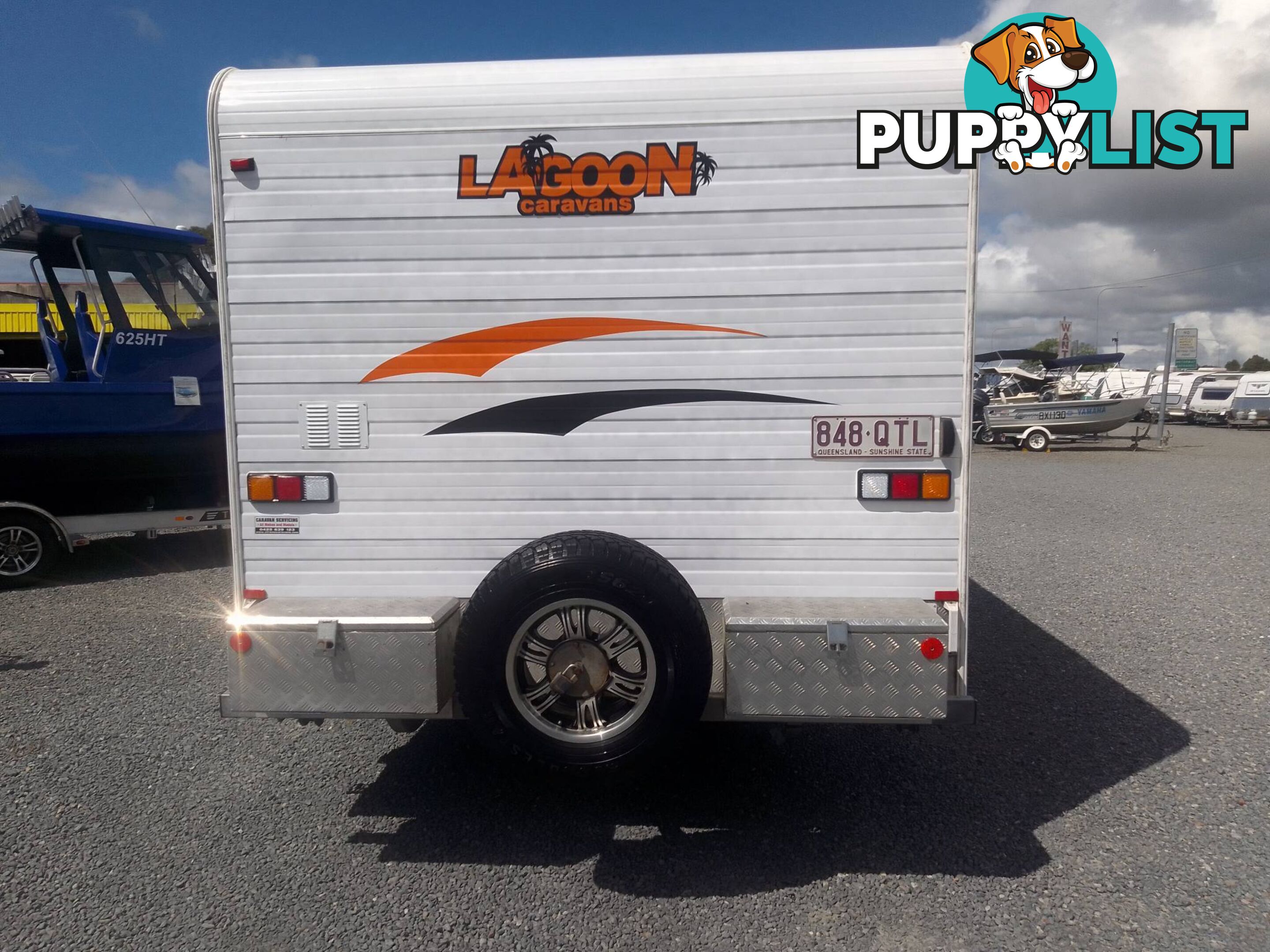 USED 2011 LAGOON FIVE STAR TANDEM TOURING CARAVAN