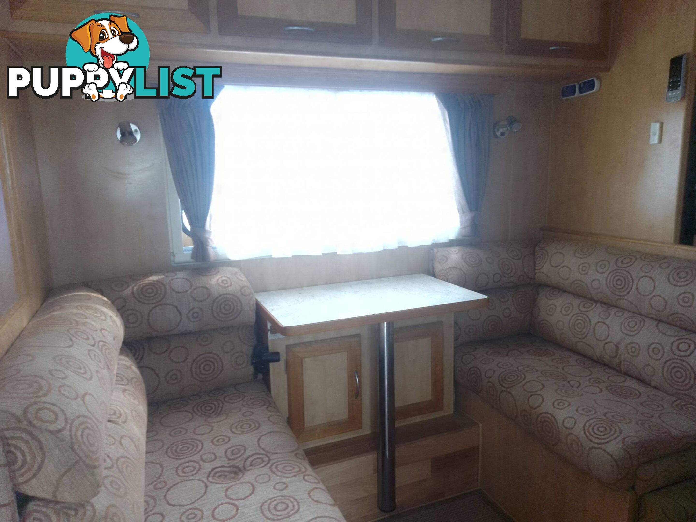 USED 2011 LAGOON FIVE STAR TANDEM TOURING CARAVAN