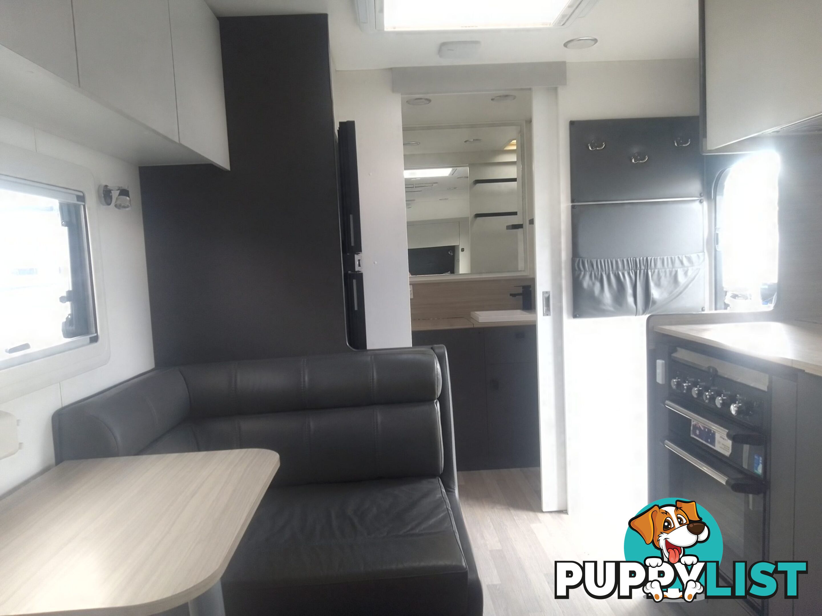 USED 2021 FRANKLIN G4 21FT TOURING DUAL AXLE CARAVAN