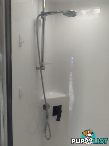 USED 2021 FRANKLIN G4 21FT TOURING DUAL AXLE CARAVAN