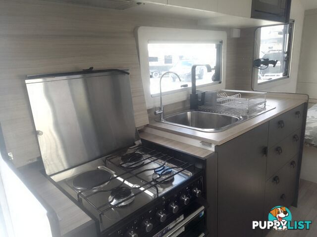 USED 2021 FRANKLIN G4 21FT TOURING DUAL AXLE CARAVAN