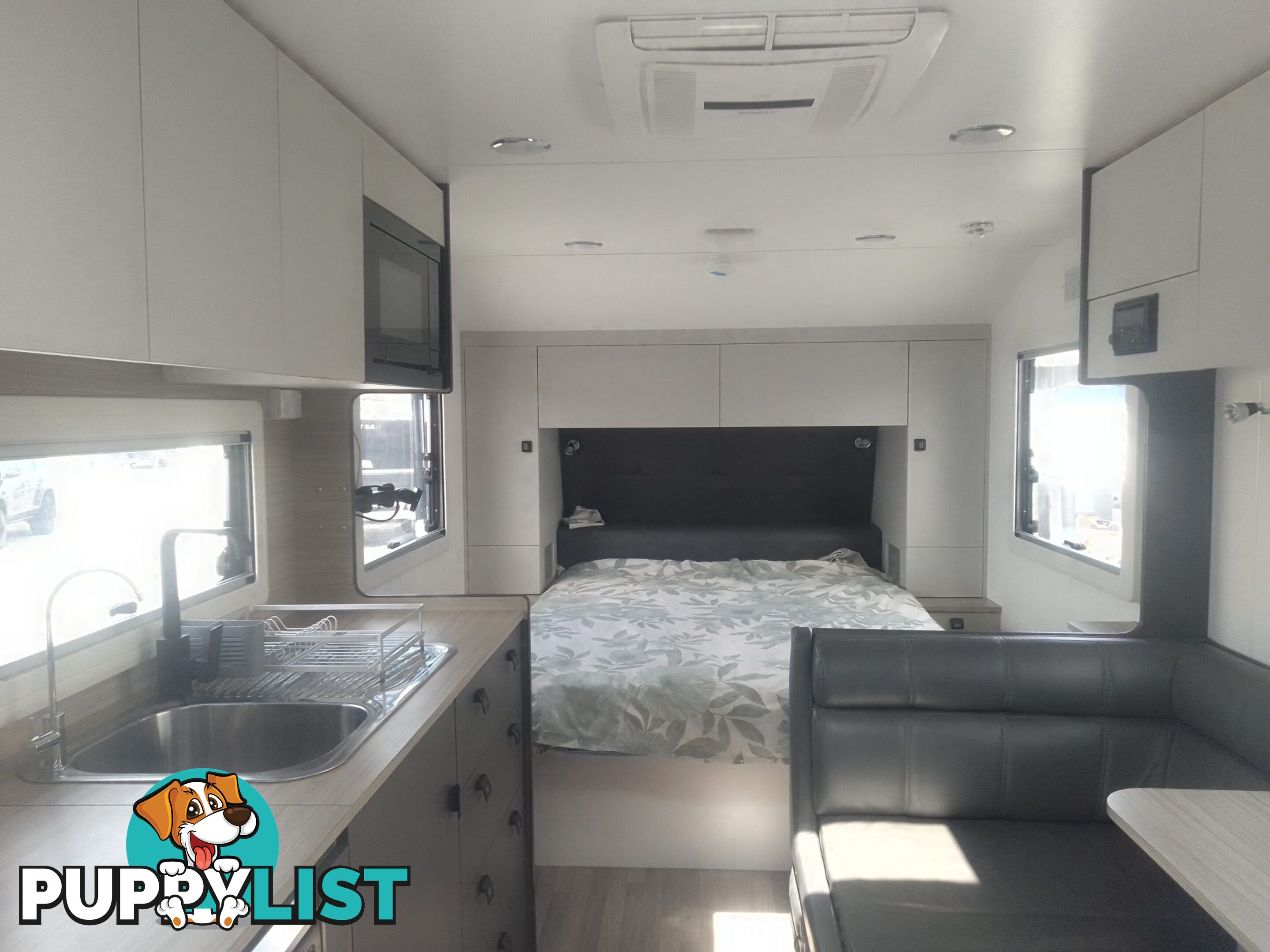 USED 2021 FRANKLIN G4 21FT TOURING DUAL AXLE CARAVAN