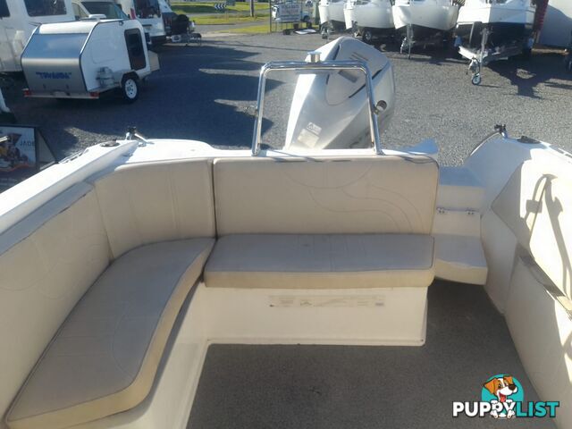 USED 2005 HAINES HUNTER 650 HORIZON HALF CABIN ON A 2005 EASYTOW DUAL AXLE TRAILER WITH A 215HP HONDA 4 STROKE OUTBOARD