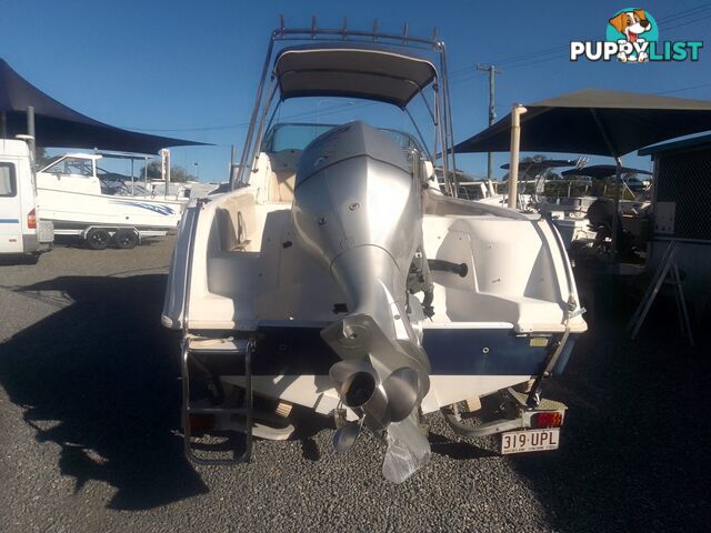 USED 2005 HAINES HUNTER 650 HORIZON HALF CABIN ON A 2005 EASYTOW DUAL AXLE TRAILER WITH A 215HP HONDA 4 STROKE OUTBOARD