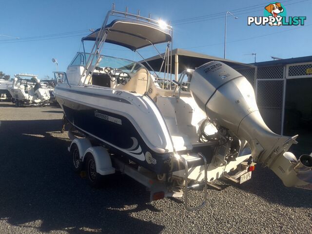 USED 2005 HAINES HUNTER 650 HORIZON HALF CABIN ON A 2005 EASYTOW DUAL AXLE TRAILER WITH A 215HP HONDA 4 STROKE OUTBOARD