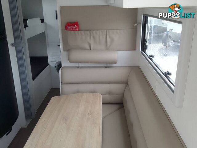 LEADER GOLD 23FT FAMILY BUNK TOURING CARAVAN