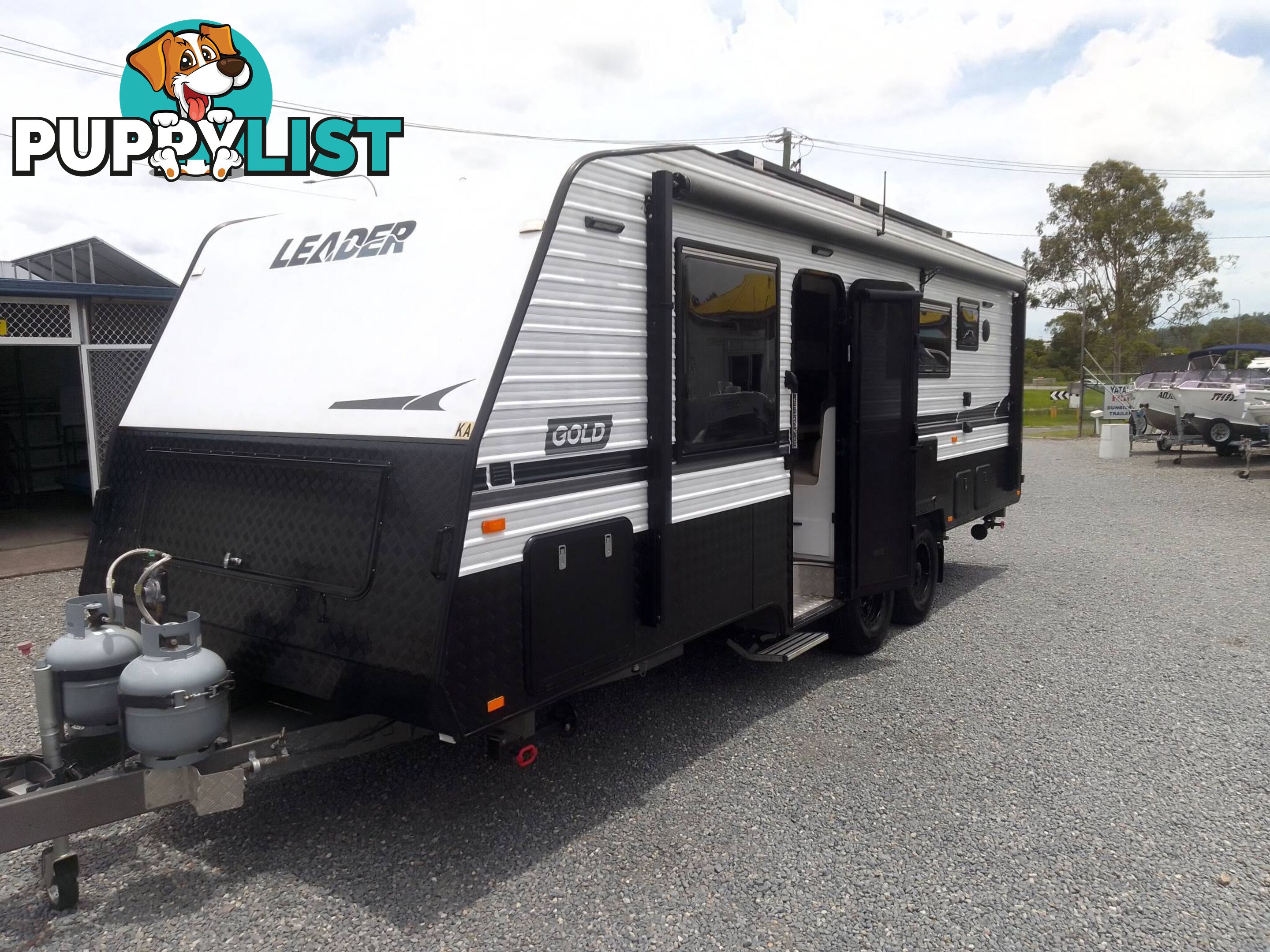 LEADER GOLD 23FT FAMILY BUNK TOURING CARAVAN