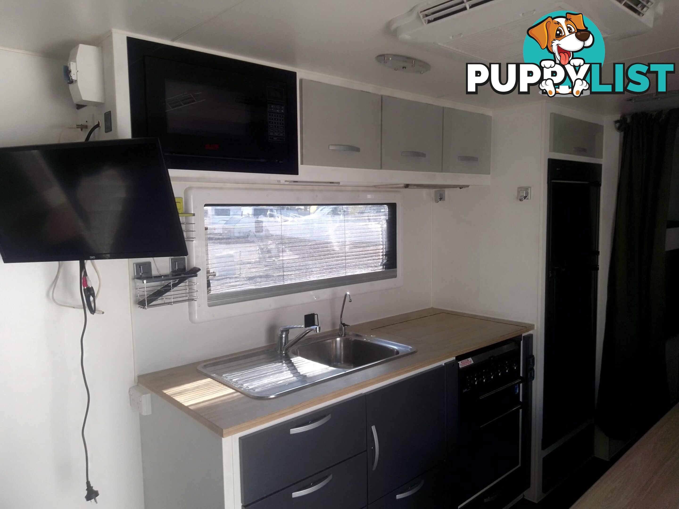 USED 2021 LEADER GOLD 2 BUNK FAMILY SEMI OFF ROAD DUAL AXLE CARAVAN