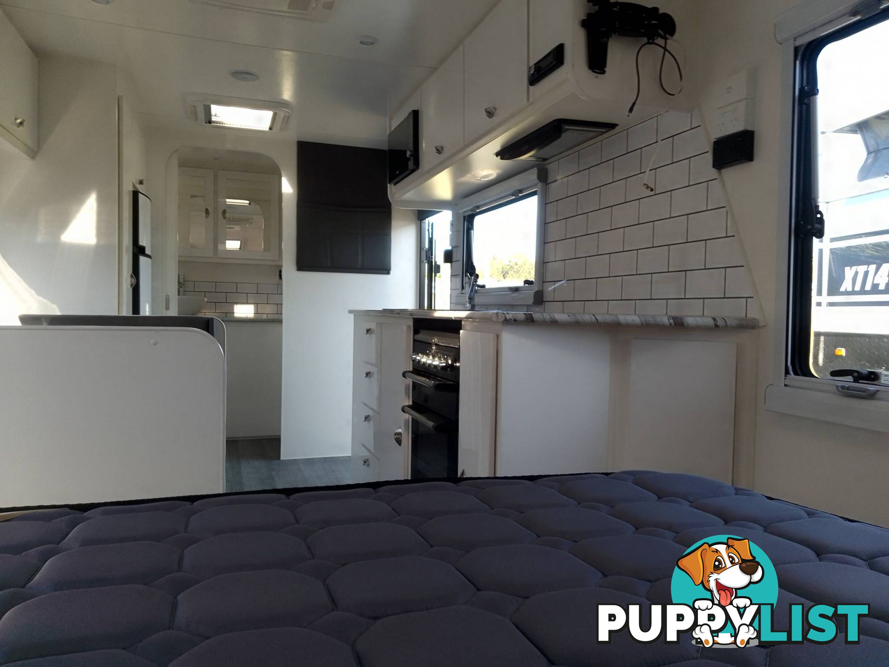 SUNSET BOULEVARD 21FT SEMI OFF-ROAD TOURING CARAVAN