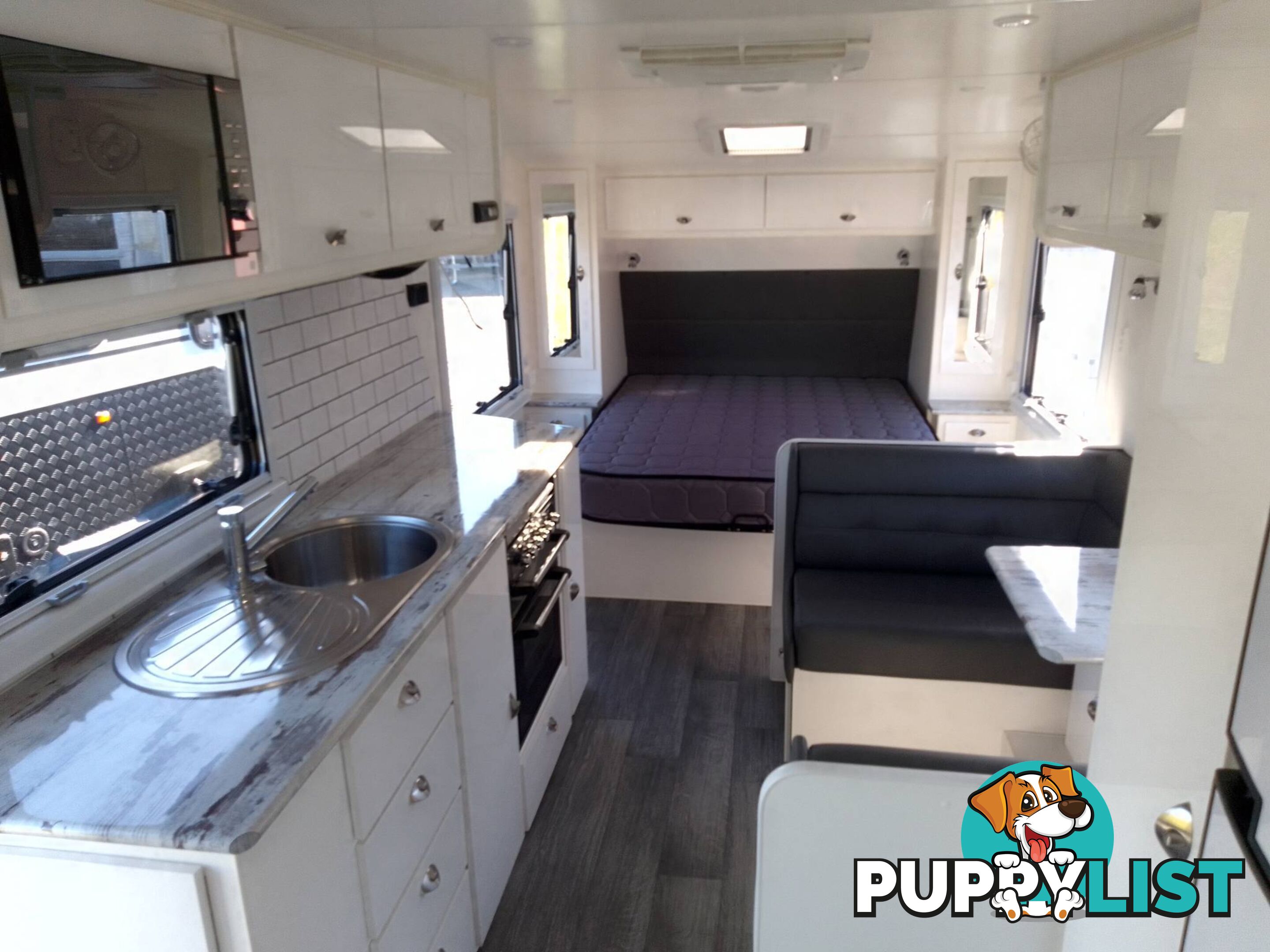 SUNSET BOULEVARD 21FT SEMI OFF-ROAD TOURING CARAVAN