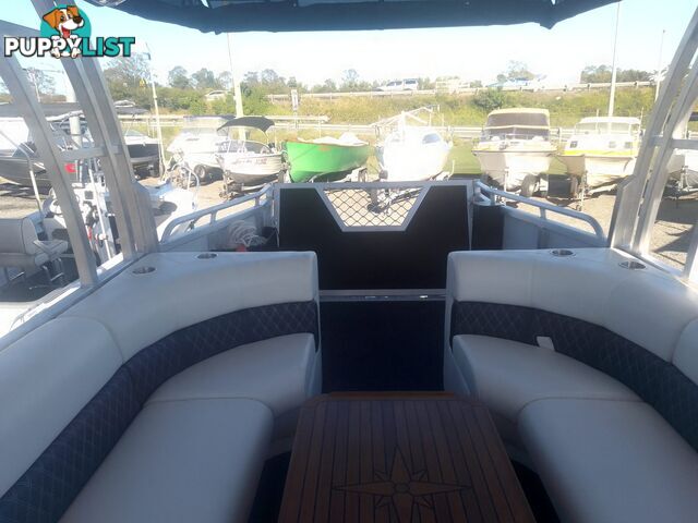 USED 2021 MANCRAFT 8.00M PONTOON BOAT WITH 2020 MODEL 250HP YAMAHA 4 STROKE ENGINE ON A 2021 DAVID BALE BUILT ALLOY CUSTOM BUILT TRAILER.