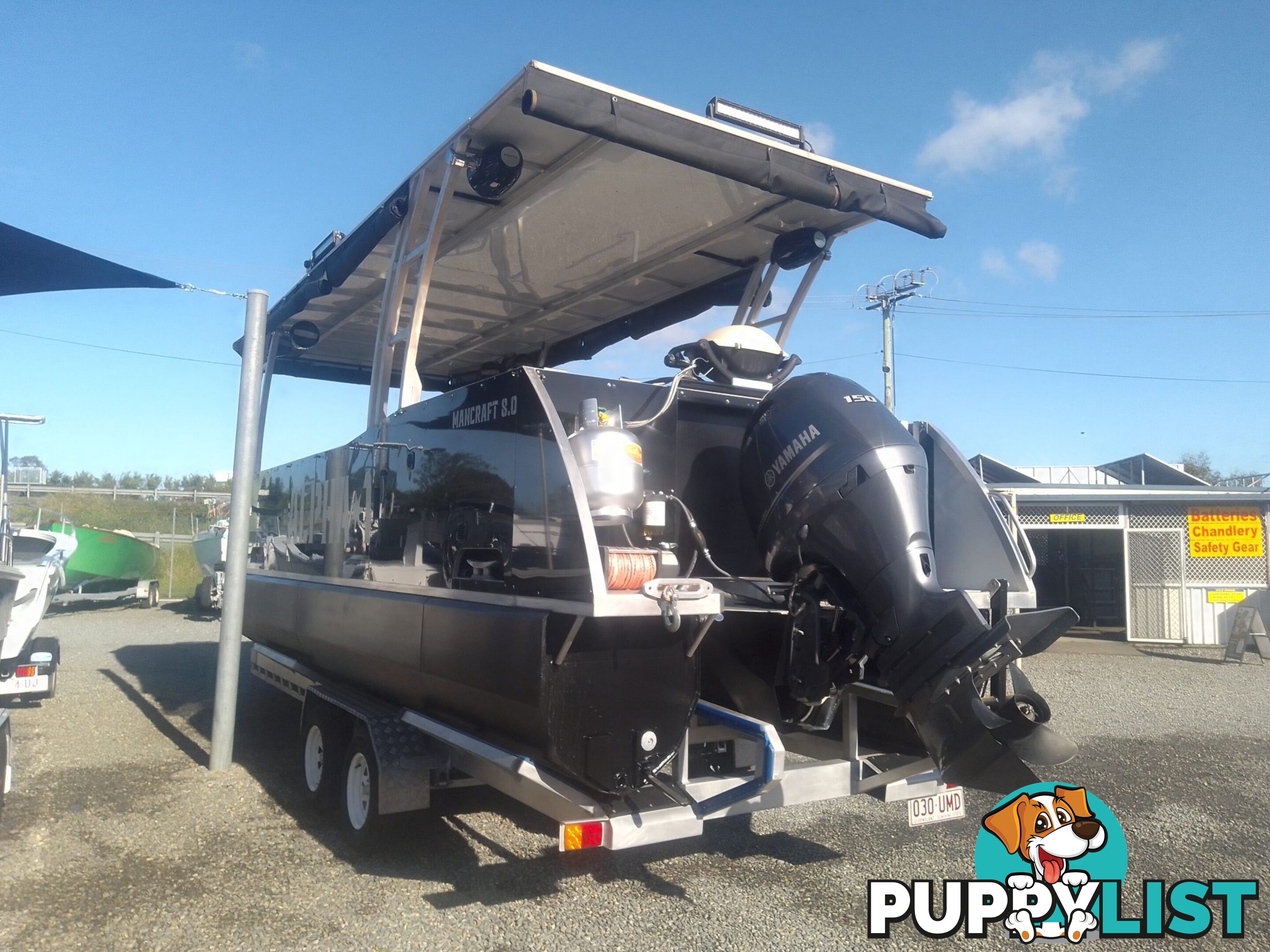USED 2021 MANCRAFT 8.00M PONTOON BOAT WITH 2020 MODEL 250HP YAMAHA 4 STROKE ENGINE ON A 2021 DAVID BALE BUILT ALLOY CUSTOM BUILT TRAILER.