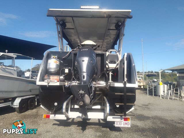 USED 2021 MANCRAFT 8.00M PONTOON BOAT WITH 2020 MODEL 250HP YAMAHA 4 STROKE ENGINE ON A 2021 DAVID BALE BUILT ALLOY CUSTOM BUILT TRAILER.