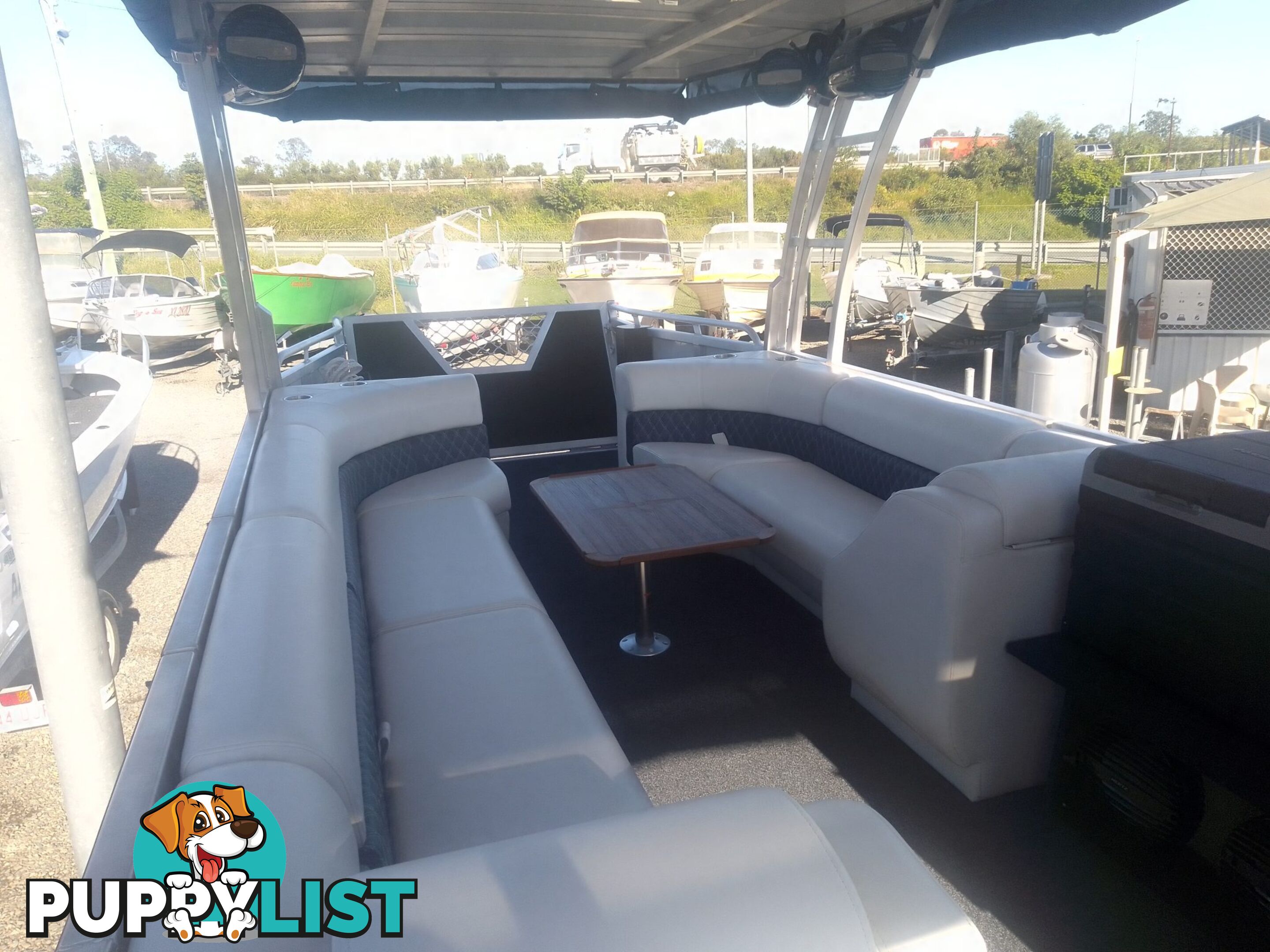 USED 2021 MANCRAFT 8.00M PONTOON BOAT WITH 2020 MODEL 250HP YAMAHA 4 STROKE ENGINE ON A 2021 DAVID BALE BUILT ALLOY CUSTOM BUILT TRAILER.