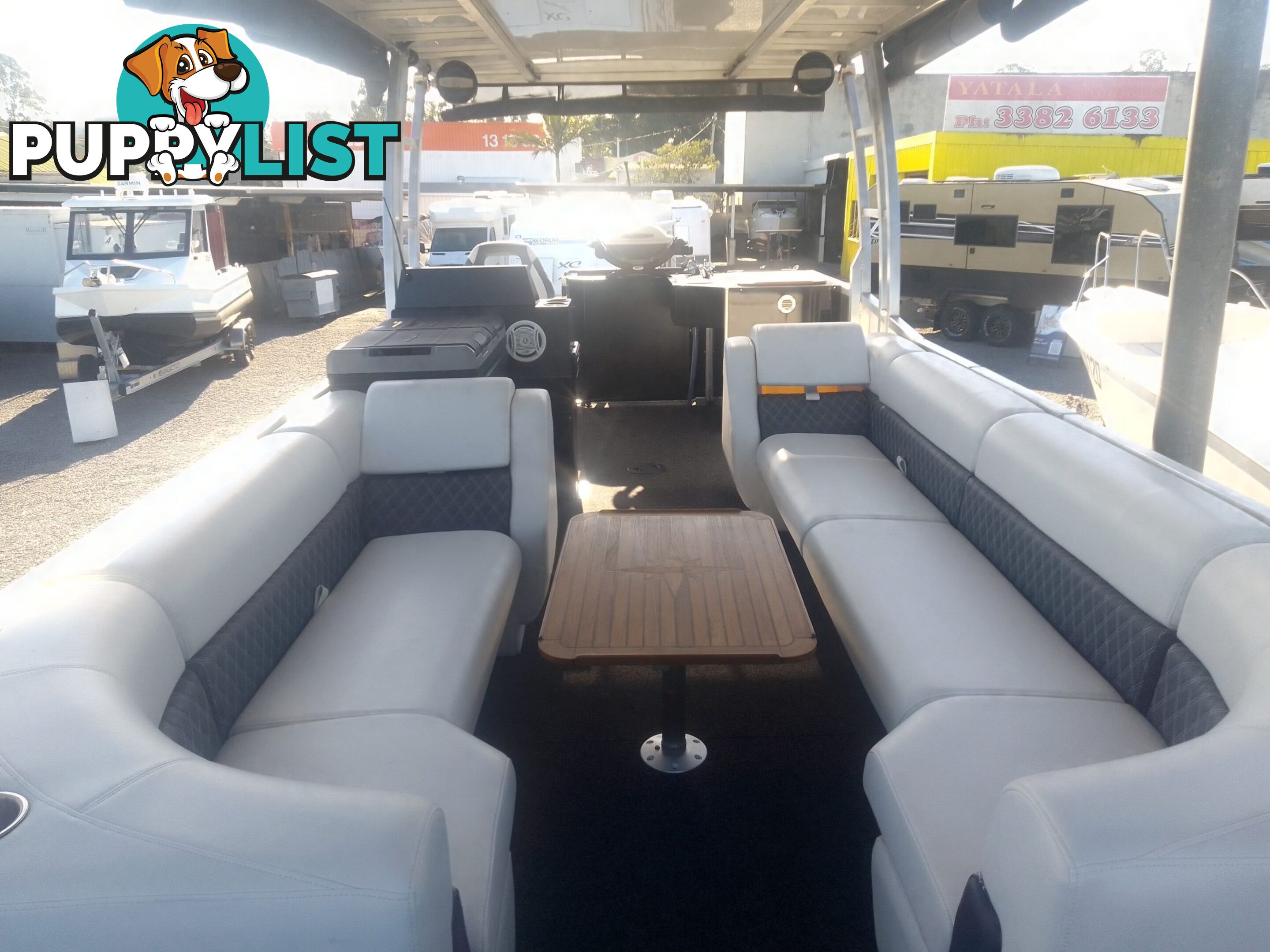 USED 2021 MANCRAFT 8.00M PONTOON BOAT WITH 2020 MODEL 250HP YAMAHA 4 STROKE ENGINE ON A 2021 DAVID BALE BUILT ALLOY CUSTOM BUILT TRAILER.