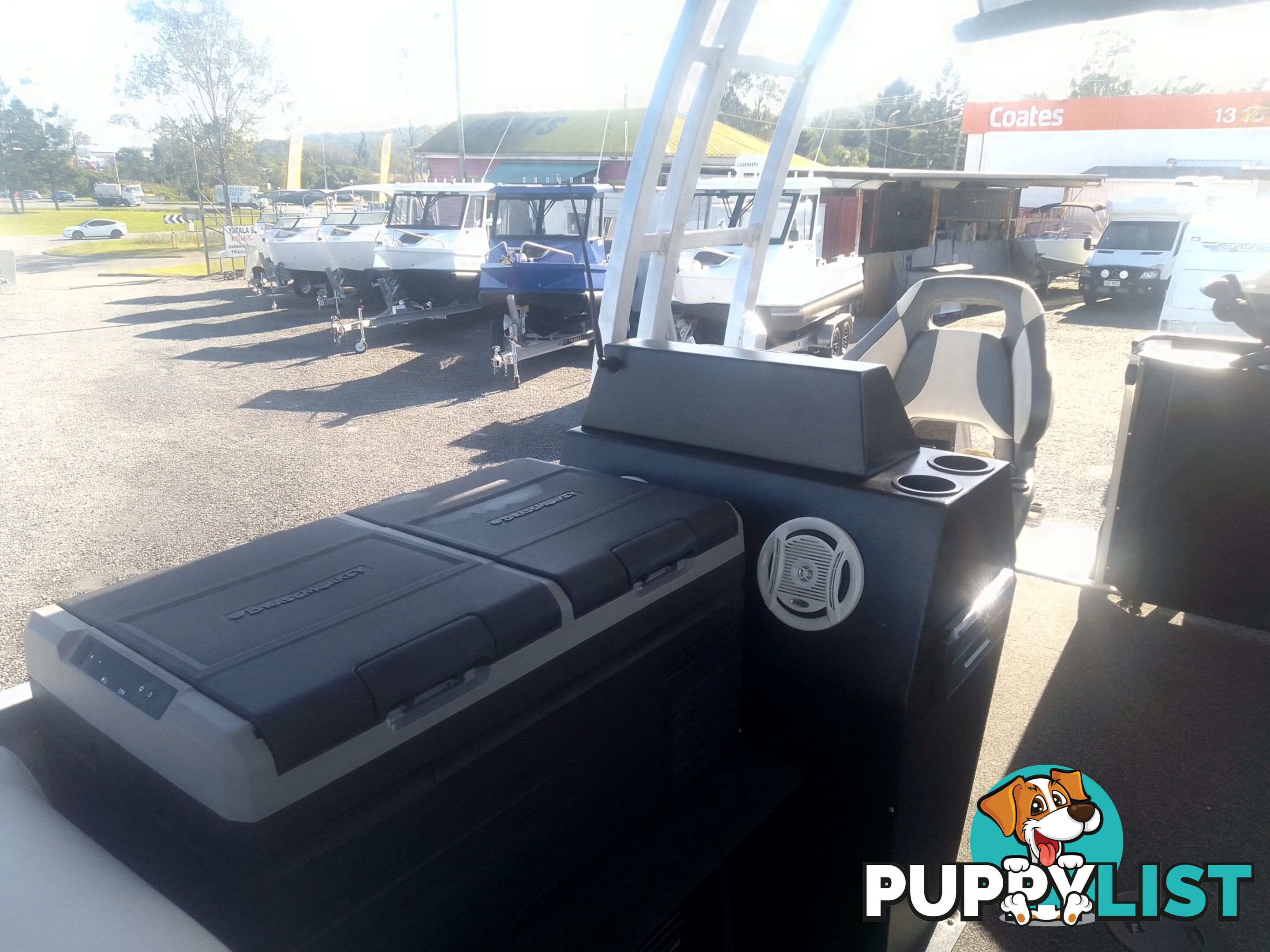 USED 2021 MANCRAFT 8.00M PONTOON BOAT WITH 2020 MODEL 250HP YAMAHA 4 STROKE ENGINE ON A 2021 DAVID BALE BUILT ALLOY CUSTOM BUILT TRAILER.
