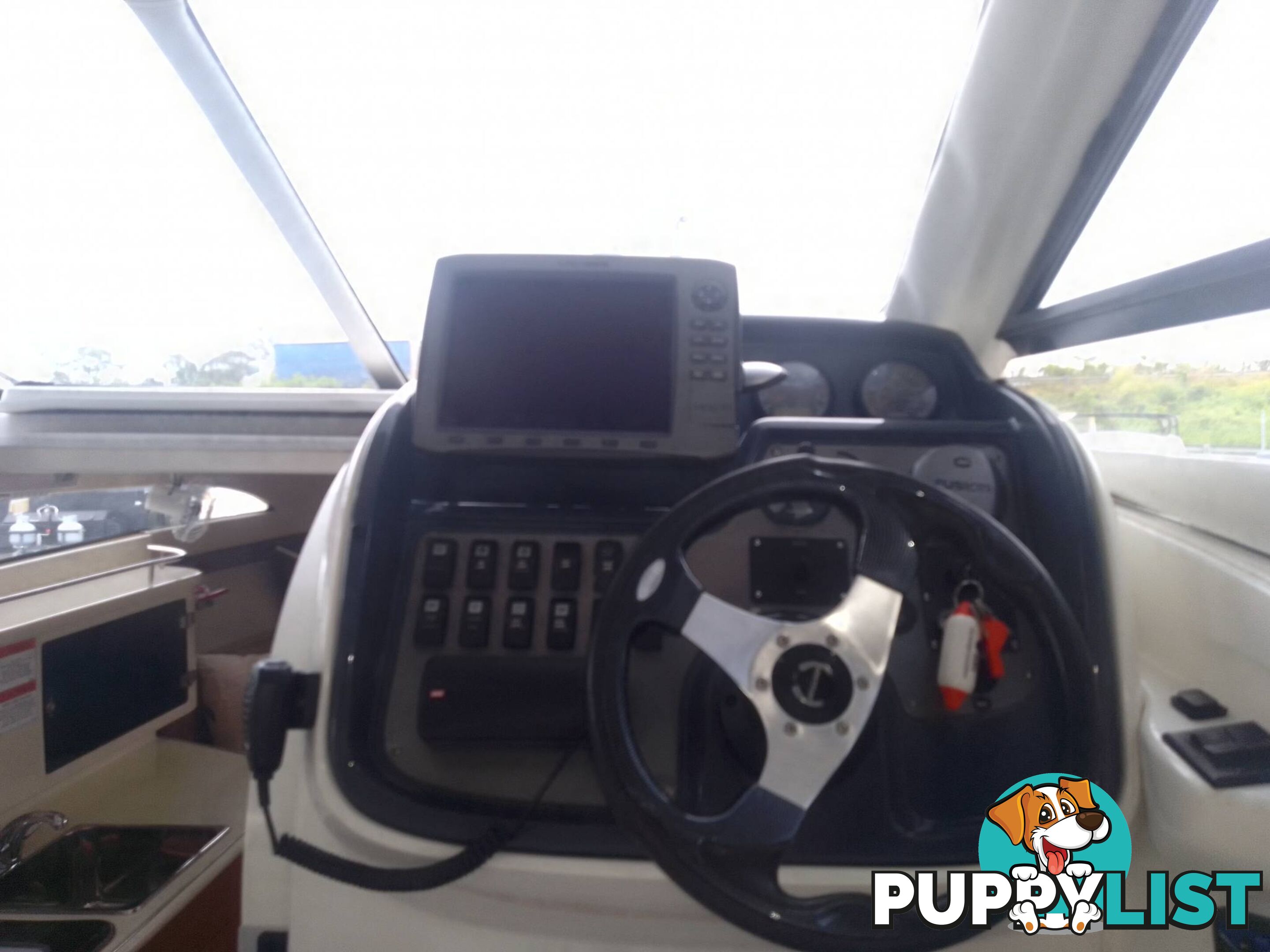 WHITTLEY CR2800 30FT CABIN CRUISER -VOLVO PENTA 5.7LITRE STERNDRIVE 300HP AND TRAILER